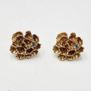 Vintage Avon Flowerblaze Flowers Earrings Rhinestones Gold Tone Studs Rhinestone