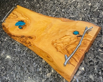 Charcuterie Board Olive Wood and Blue Epoxy - Personalized Charcuterie Board- Serving Board - Kitchen Decor - Cheese Board -