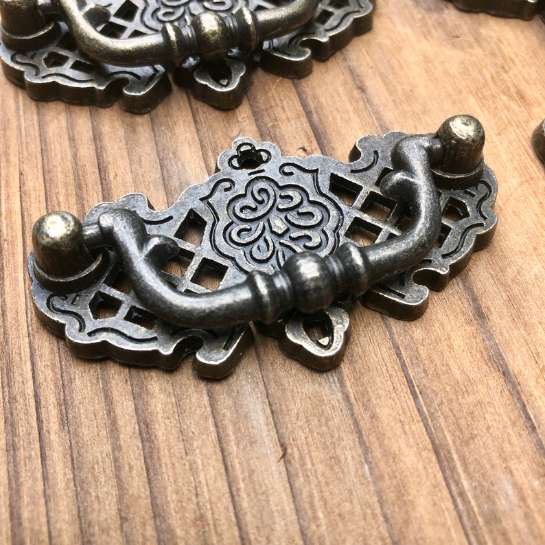 Set Of 4 Drawer Pulls With Back Plate Antique Brass Pulls Etsy