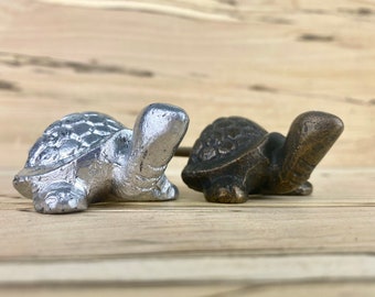 Turtle Knob in Bronze or Silver - Sea Turtle  Cabinet Knob Metal - Gift Reptile Lover - Drawer Knobs for Dresser