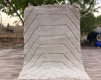 Individueller Marokkanischer Teppich - Handgefertigter Berber Wollteppich - Minimalistisches Chevron Design - Beni Ourain Stil - Neutral Boho Tapis Marocain