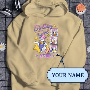 Benutzerdefinierte Name Geburtstagskind Hoodie lustige Daisy Duck Hoodie für Geburtstagsfeier Shirt Sommer Ferien Shirt Familienausflug Shirt Geschenk