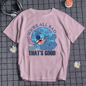 Leuk gestikt T-shirt Blauw monster T-shirt stripfiguur T-shirt themapark outfit voor cartoon park shirt zomervakantie reis shirt cadeau