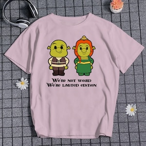 かわいいシュレックTシャツ、シュレックとフィオナのTシャツ、シュレックの面白い漫画Tシャツ、休暇旅行のミームシャツ、友達への誕生日プレゼント、彼女へのプレゼント