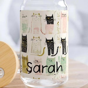 Katze personalisierte Sipper Glas, benutzerdefinierte Katzenliebhaber Trinkgefäß, süße Katzen Geschenkidee, Kitty Thema Becher, Katzenmutter Glaswaren, Katzenpapa Tasse