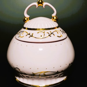 Sucrier et couvercle Klara en porcelaine rose de Chodov vintage peints à la main avec motif doré
