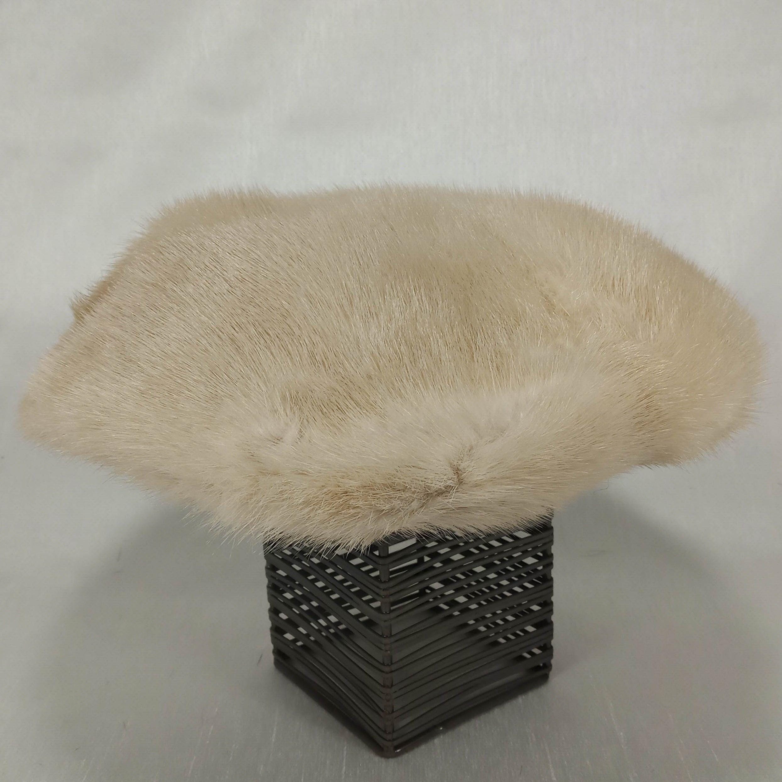 1960s Vintage Tourmaline Blond Mink Fur Hat by Jindo - Etsy display picture 2
