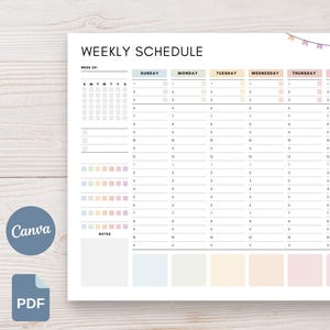 Puede incluir: Una plantilla de horario semanal blanca con el texto "WEEKLY SCHEDULE" en la parte superior. El horario incluye secciones para cada día de la semana, un calendario y notas. Un bolígrafo descansa en el lado derecho del horario.