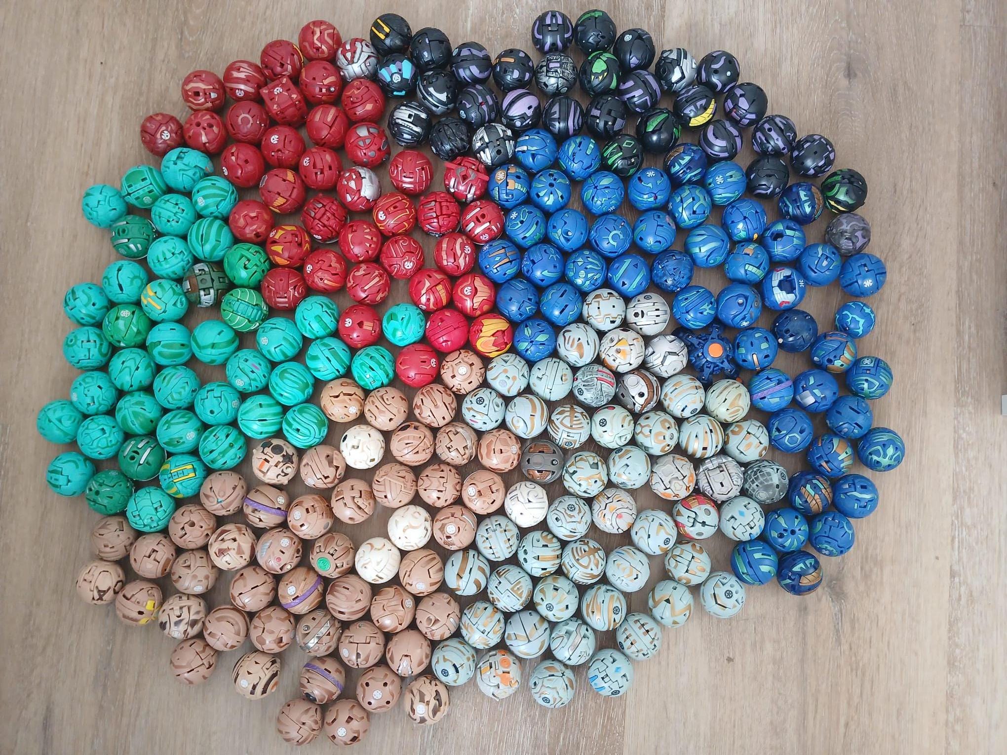 ラ*ム様 爆丸とカード15枚 ラ*ム様 爆丸とカード15枚 爆丸 爆丸おもちゃ15