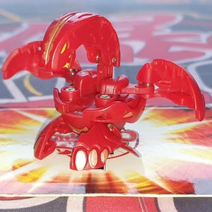 Bakugan Battle Brawlers Rare Red Pyrus Wavern 530G Fast Shipping Worldwide