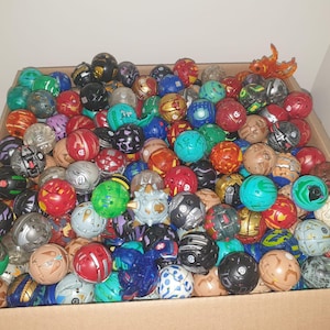 Bakugan RARE ONLY Lot de 3 et 5 cartes RARES - Expédition rapide
