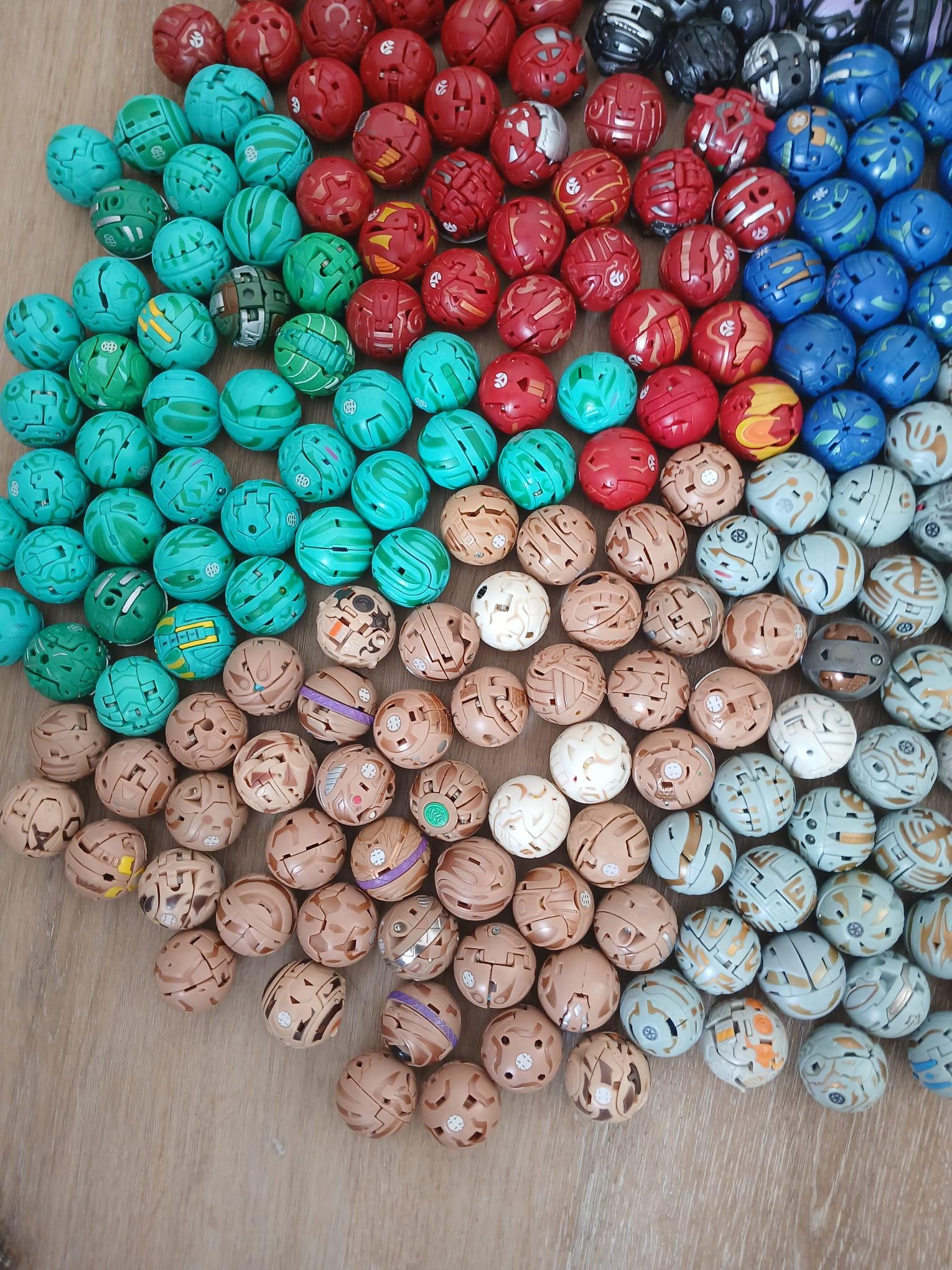 ラ*ム様 爆丸とカード15枚 ラ*ム様 爆丸とカード15枚 爆丸 爆丸おもちゃ15