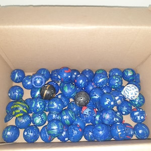 Bakugan Aquos Lotto di 4 e 4 carte Battle Brawlers Casuali ECONOMICHE - SPEDIZIONE VELOCE