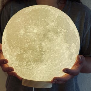 Lampe lune géante 25 cm XL - Données NASA - texturé - lithophane lunaire - fabriquée aux États-Unis image 2