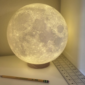 Lampe lune géante 25 cm XL - Données NASA - texturé - lithophane lunaire - fabriquée aux États-Unis image 3