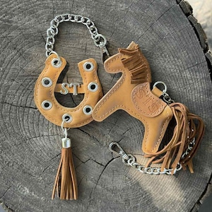 Personalised Leather Keychain Set – Horse & Horseshoe Charms, Custom Bag Decor, Handmade Gift for Women, Lucky Purse , Car Accessories