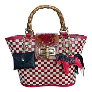 Bolso de mano con cremallera • Bolso de cuero hecho a mano • Bolso de hombro rojo • Asa de bambú • Cartera de diseñador • Regalo personalizado para ella