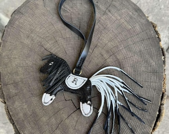 Leather Purse Charm Horse – Cute Personalized Keychain, Handmade Bag Accessory, Gift for Horse Lover, Custom Present, Trending Now