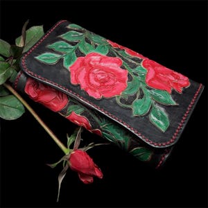 Cartera de cuero hecha a mano para mujer / Cartera de mano con rosas personalizada / Monedero grande con flores / Regalo personalizado para mamá, abuela, cumpleaños o aniversario