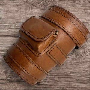 Brazalete ancho de cuero para hombre ajustable con bolsillo, regalo de armadura hecho a mano para él, billetera de pulsera, joyería personalizada, accesorios de viaje