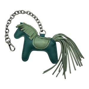 Adorno de cuero con forma de caballo para bolso – Adorno artesanal para bolso, adorno de caballo de la suerte, regalo para novia, regalo del Día de la Madre, accesorios de cuero y llavero Green 1