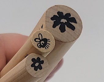 3 Judith Spring Solid Flowers and Bug Mini Peg Rubber Stamp set