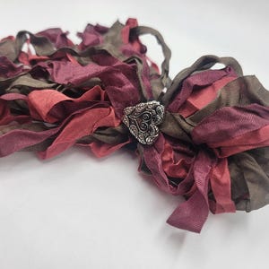 Vintage Button Moody Romance Distressed Bundle Collection set of Three Shabby Chic RIBBON crinkled seam binding - 12 Yards rayon bild 3