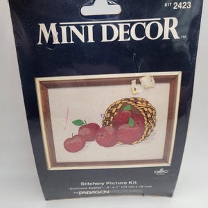 Vintage Paragon Mini Needlecraft Kit Decor Delicious Apples Fall Harvest Fruit Basket New 1985 DMC needlepoint crewel embroidery