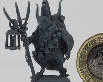 Pigeon Explorer : Unpainted D&D, TTRPG Miniature | Pepunki Creatures | 32mm 75mm Scale Models