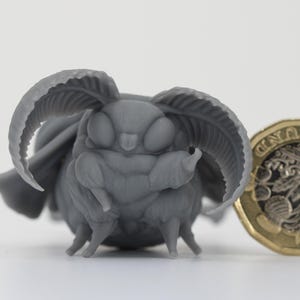 Kleine Motte Miniatur: Unbemaltes 32 mm D&D TTRPG Modell