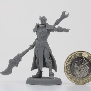 Dragon Knight Miniature: Glaive Warrior for D&D, Pathfinder (32mm/75mm)