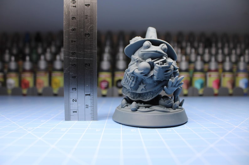 Frog Wizard, Unpainted Pepunki Creatures : Dungeons and Dragons Mini RPG Tabletop Miniature DnD Painting Pathfinder 5e DnD 75mm