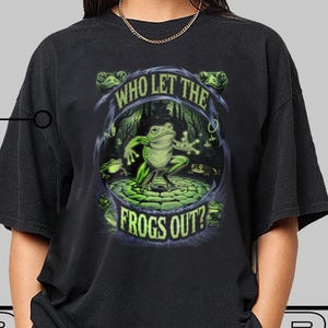 Vintage Frog Shirt, Who Let The Frogs Out Funny Frogcore Meme Sweatshirt, Frogs Meme Crewneck, Silly Frog T-Shirt, Cottagecore Frog Hoodie
