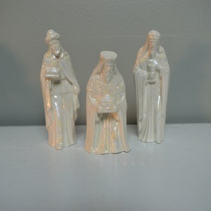 Small Ceramic Nativity Creche Scene Mother of Pearl image 4