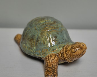 Ceramic Box Turtle "On My Way"