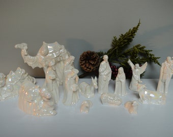 Small Riverview Ceramic Nativity Creche Scene Mother of Pearl