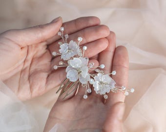 White Floral Hair Comb, Bridal Hair Accessory, Pearl & Crystal Flower Wedding Hairpiece