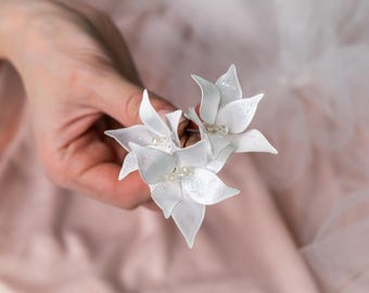 Horquilla nupcial floral blanca, accesorio floral para el cabello de boda