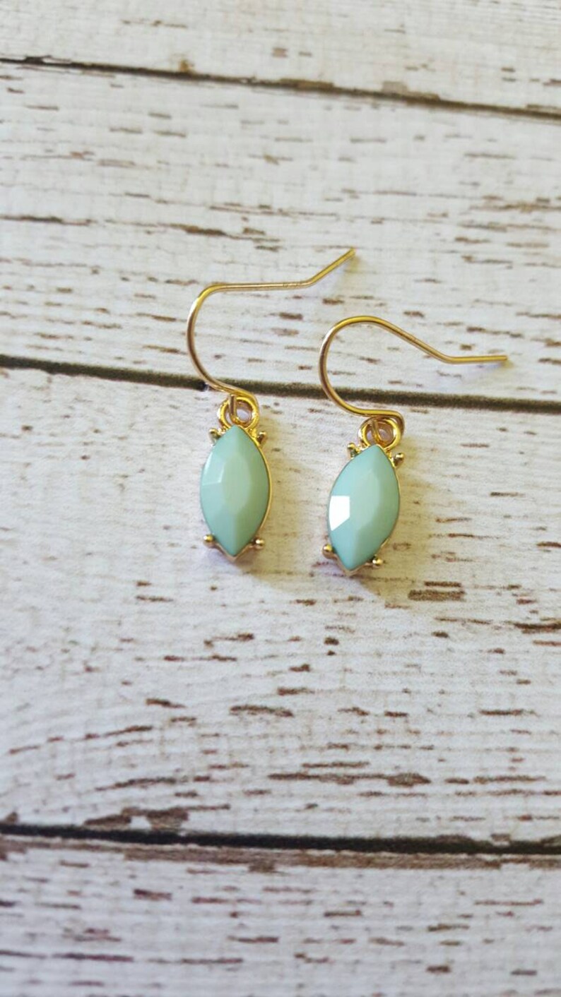 CLEARANCE Beautiful Mint Green Acrylic Rhinestone Necklace with Matching Earrings Set