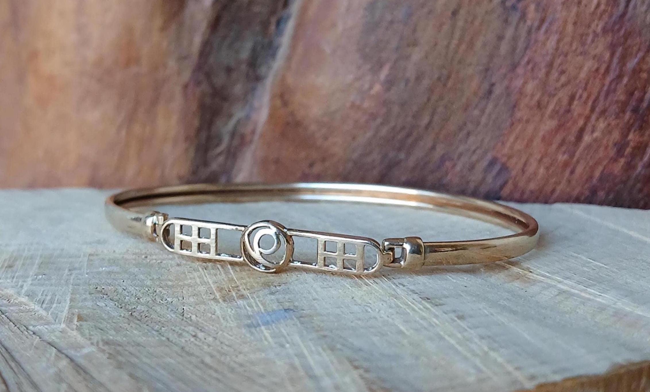 Vintage 9ct Yellow Gold Rennie Mackintosh Glasgow Rose Bangle Bracelet  1/2 Inches Length weighs grams