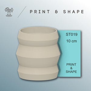 Canelado de cerâmica geométrica: ferramenta biodegradável para moldar canecas