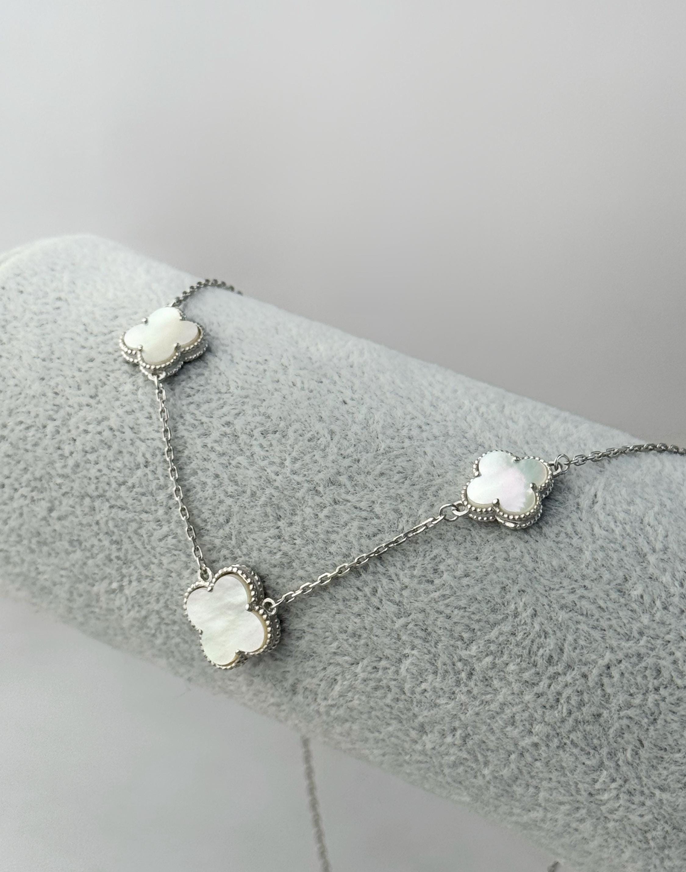 希少 Van Cleef & Arpels クローバーネックレス パールホワイト Vintage Alhambra pendant 18K white gold, Mother-of-pearl