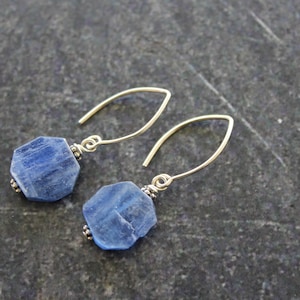 Kyanite Slab Oorbellen, Blauwe Kyaniet Oorbellen, Kyaniet Sieraden, Blauwe Kyaniet Sieraden, Sterling Zilver, Kyaniet Bungelen, Blauwe Oorbellen