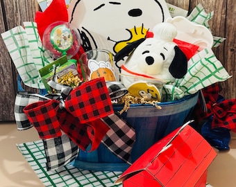 Snoopy Gift Basket for Dad & Kids | Peanuts Throwback Family Gift Box | Nostalgic Snoopy Basket with Books|Unique Fathers Day Gift