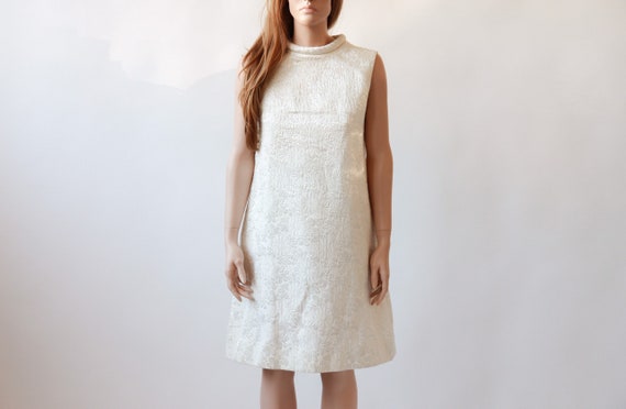 mod white dress