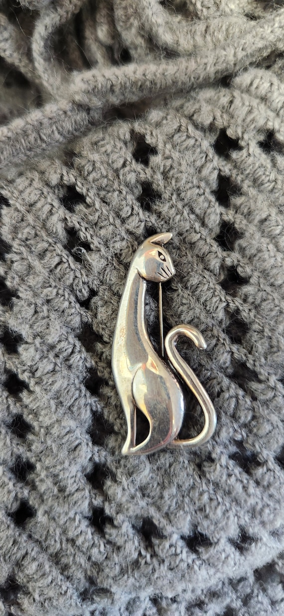 Sterling silver cat pin