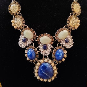Gorgeous Vintage  Rhinestone  Blue Stone Statement Piece Bib Necklace