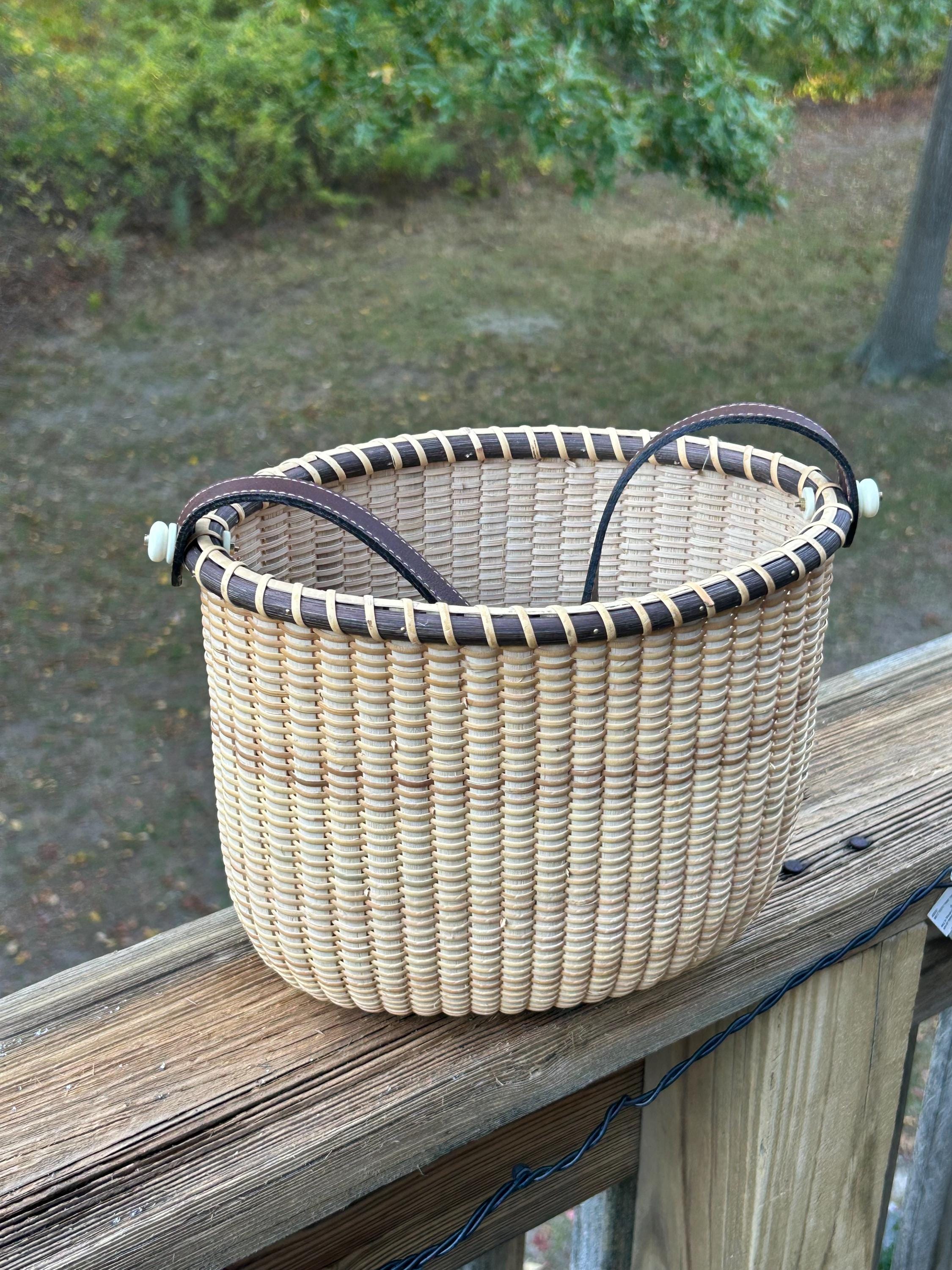 手編みナンタケットバスケット：レザーストラップ付き9インチトート