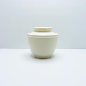 French Ceramic Butter Crock by Pure and Simple – Soft Cream Coloured Butter Keeper with Lid | Bol à Beurre