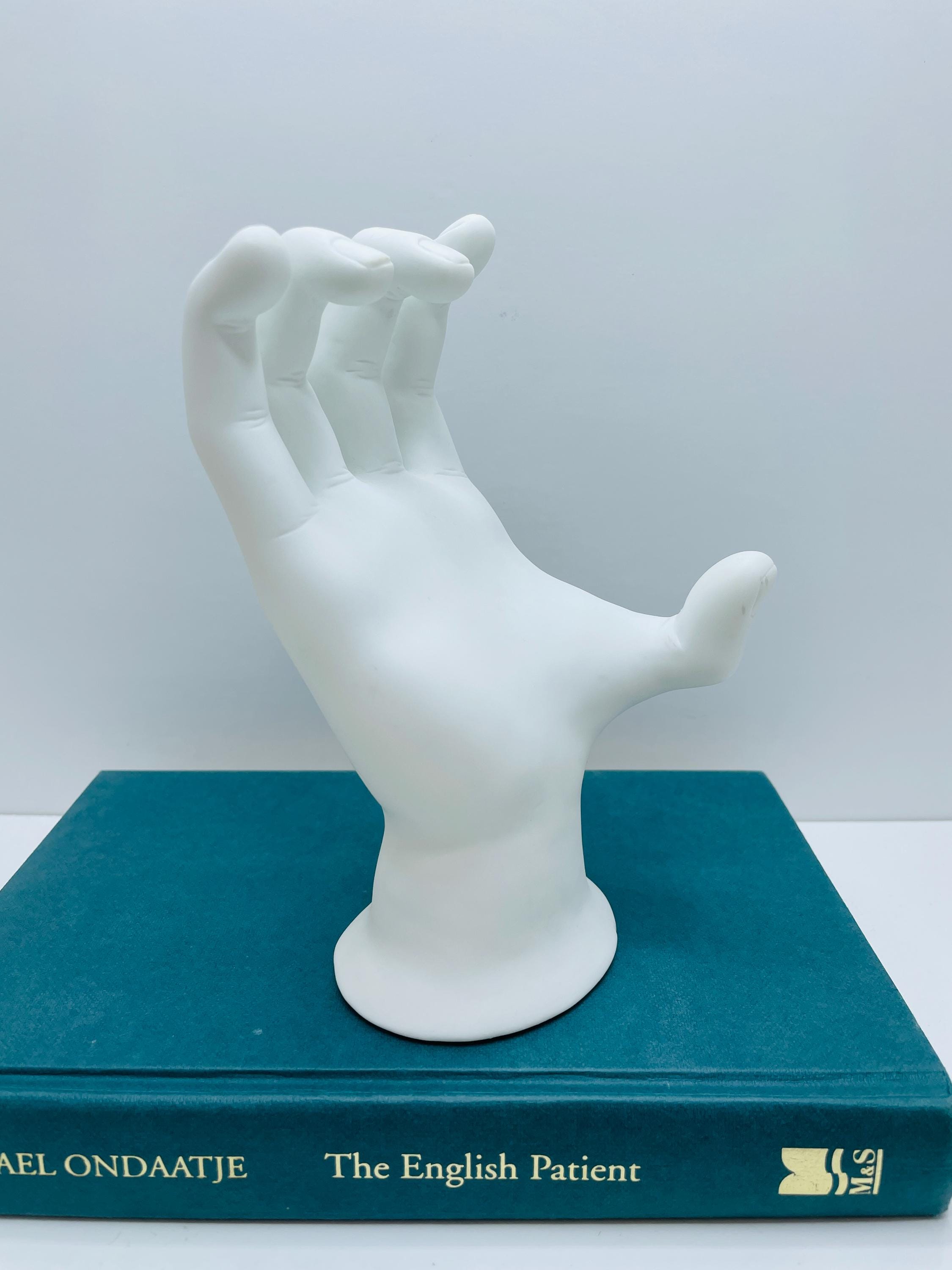 白い樹脂製の手彫り像：Luyesa Design ジュエリーホルダー - Etsy 日本